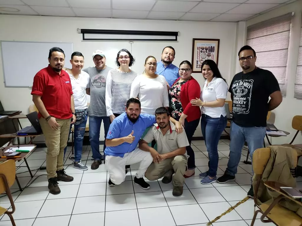 Capacitación impartida por Logos Hub Informático